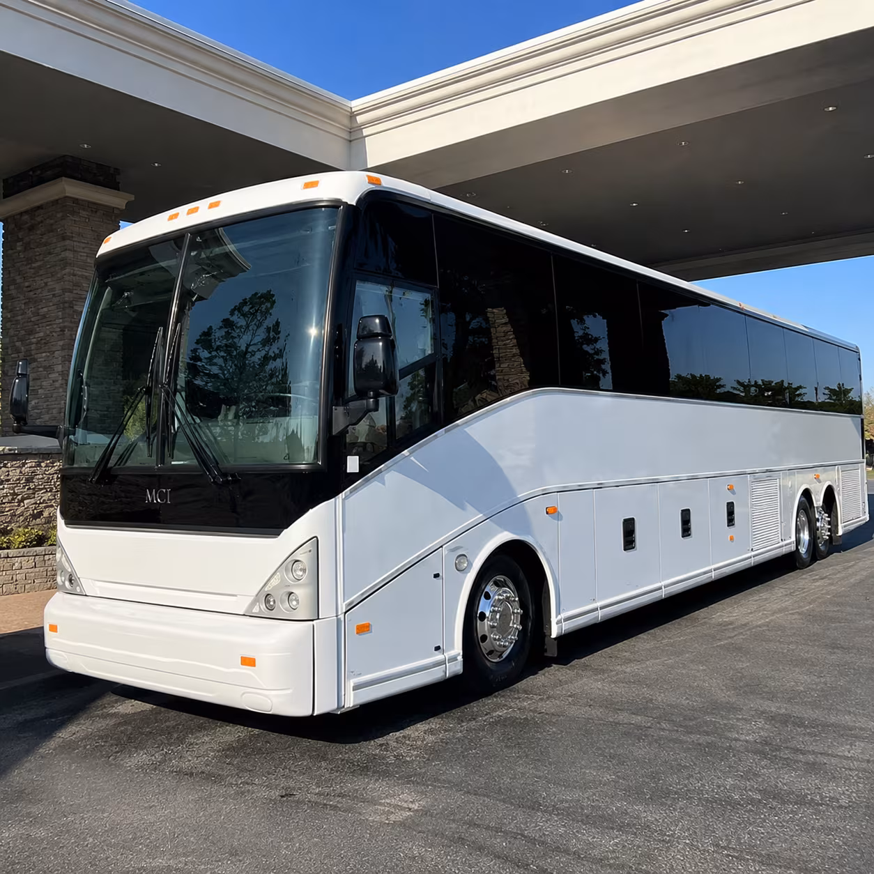 with one form find airport buses for corporate groups sports teams and family travel